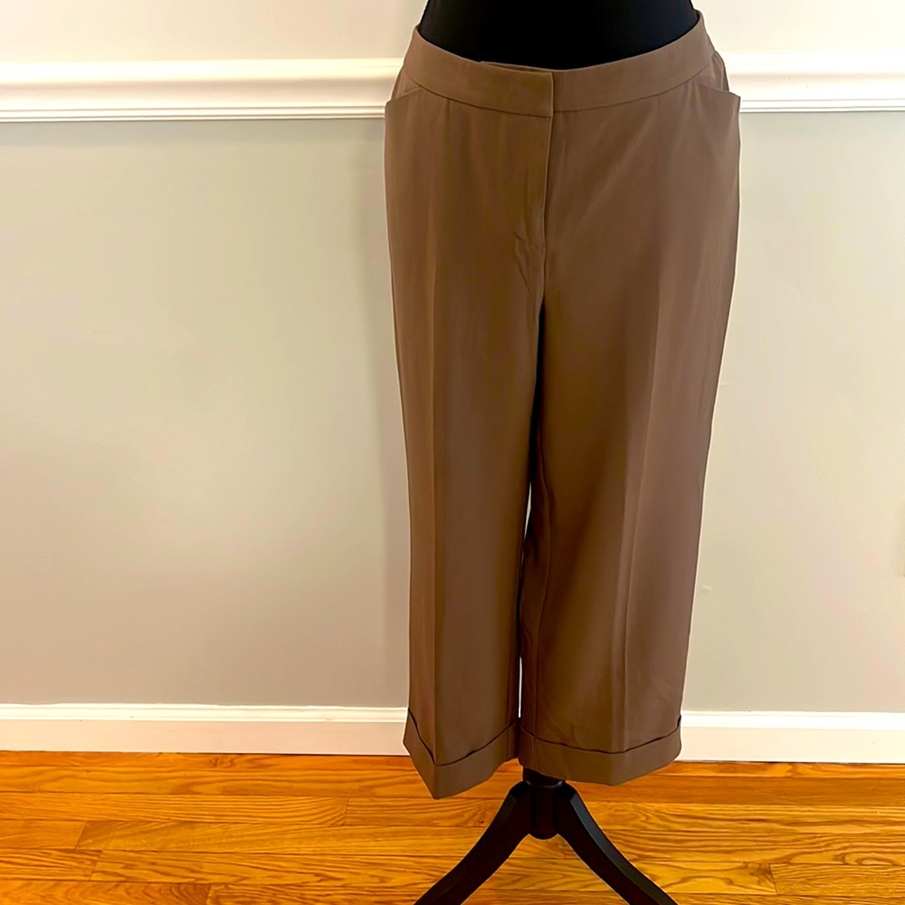 Chicos NWT crop style dress pant $6 SALE